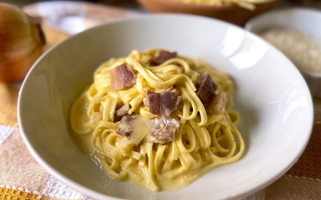 Fettuccine alla Papalina (Carbonara au jambon et à la crème)