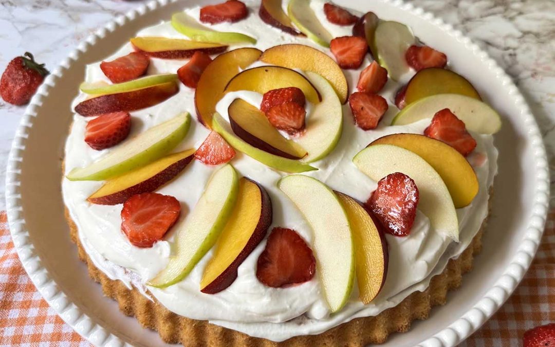 Tarte aux fruits moelleuse avec crème au yaourt