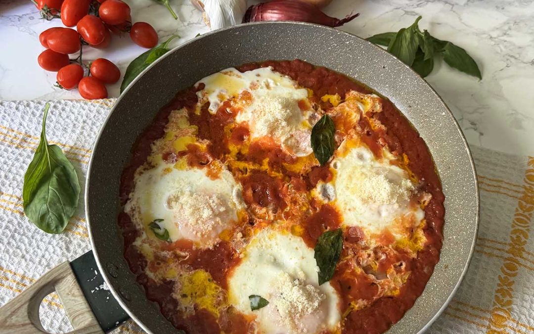 Uova in Purgatorio (Œufs italiens classiques au purgatoire)