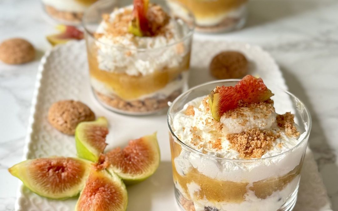 Ricotta facile et coupes à dessert aux figues fraîches