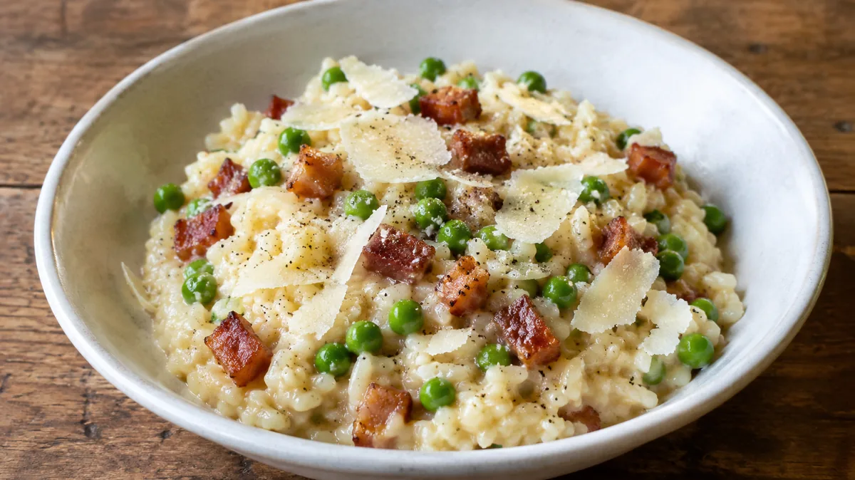 Risotto crémeux à la pancetta croustillante et petits pois